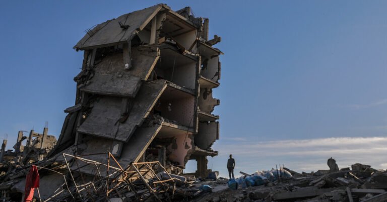 Live Updates: Gazans return to destroyed homes as ceasefire takes hold