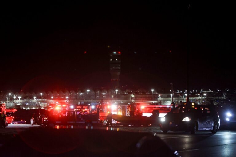 American Airlines Jet & Army Helicopter Collide Midair In D.C.