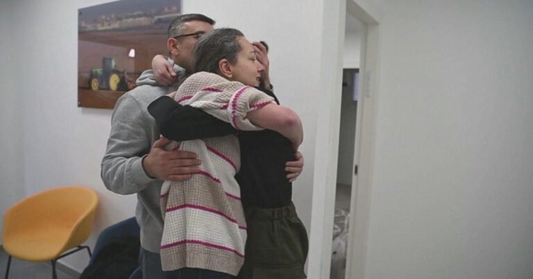 Another 4 Israeli hostages met with their families