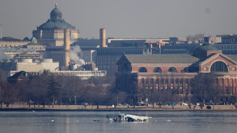 United, Delta release of travel will be released after an aircraft crash