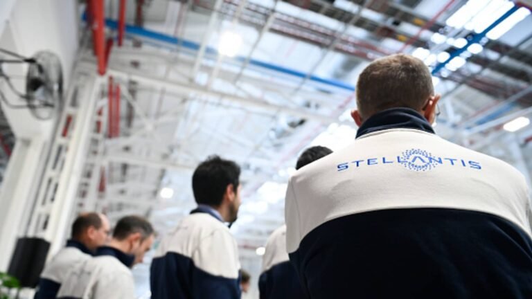 Jeep, Dodge Maker Stellantis posts 70% decrease of year -round profit