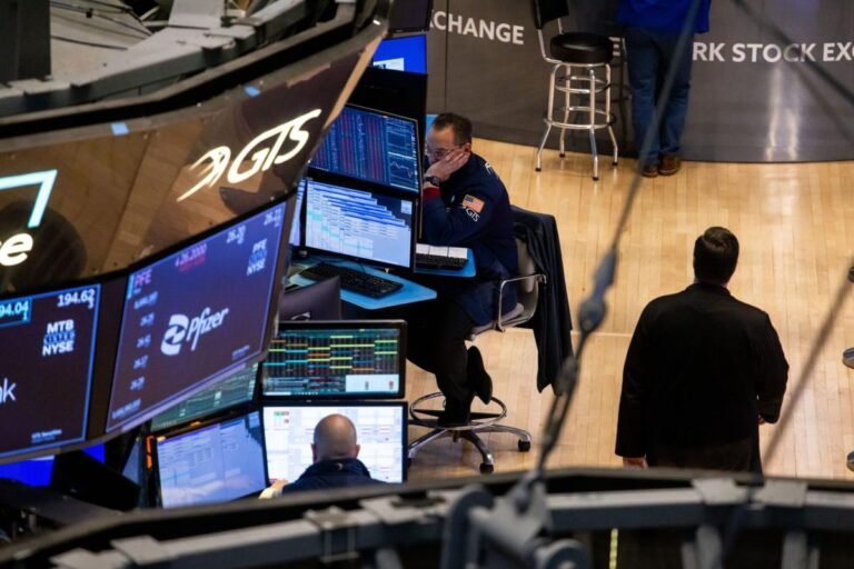 Corporate American acidic profit Outlook Outlook Clouds Equity Rally