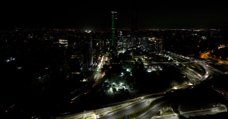 Chile declares a ban on walking as the power outage sweeps across the country