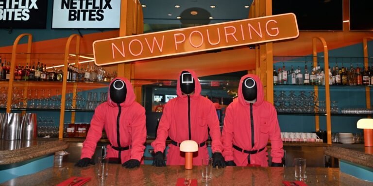 Netflix cooked a new lively experience for customers: Las Vegas restaurant, which serves cocktails “Squid Game” and tea “Bridgerton”