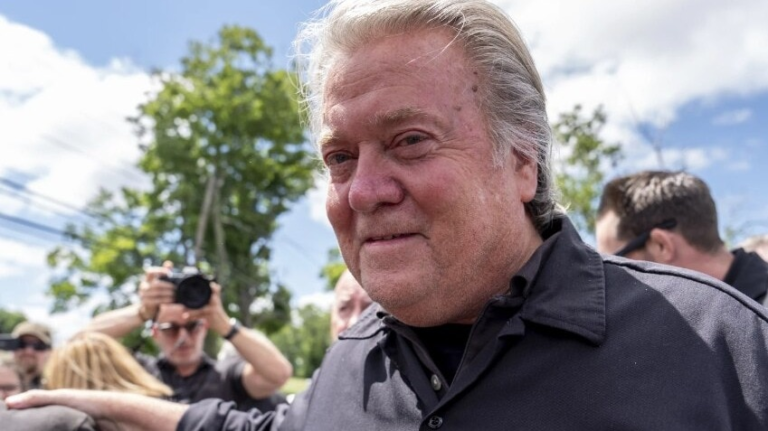 “Parasitic illegal immigrant”: former Help Trump Steve Bannon on Elon Musk