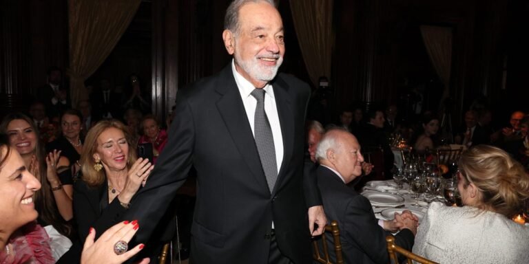 The richest man from Mexico Carlos Slim says that the “United States” situation is not good “because he enters too much production abroad just to save money