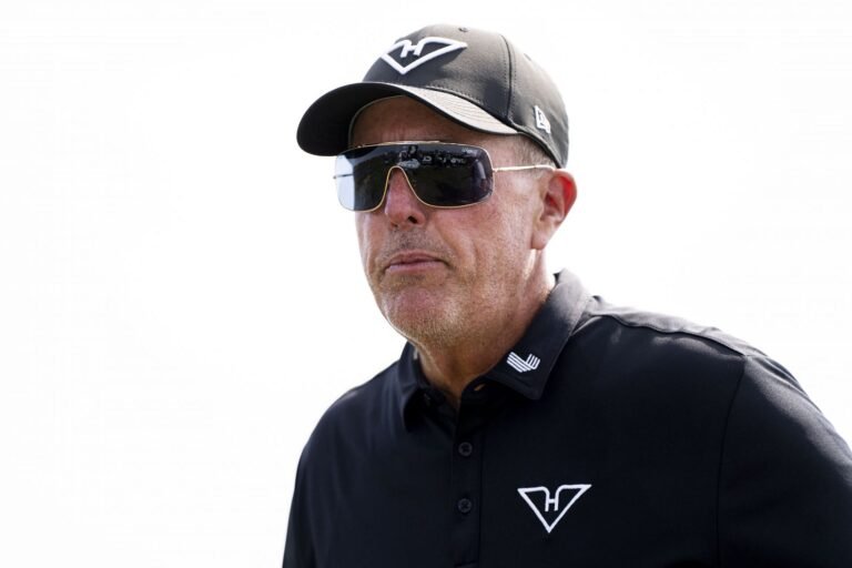 “We played for a little money” -Phil Micelson remembers playing against the then-rookia dustin Johnson