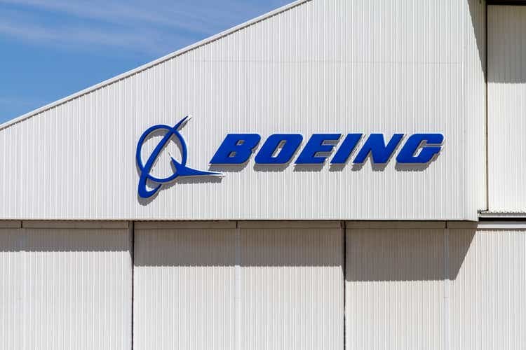 Boeing’s Pope, OneTime Ceo Contender, Out as Coo in Reorganization