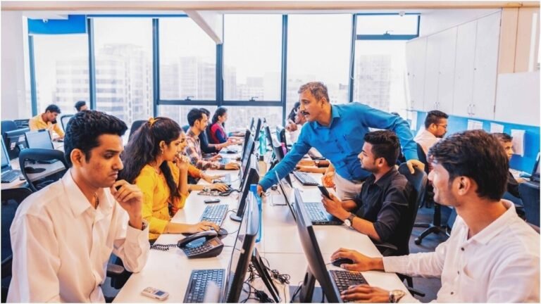 Former Amazon VP Ethan Evans Sheds Light on the Executive Wealth Gap and Its Workplace Implications