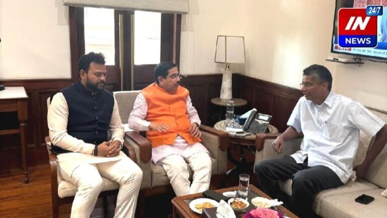 Satish Jarkiholi meets central ministers for better air connectivity for North Karnataka