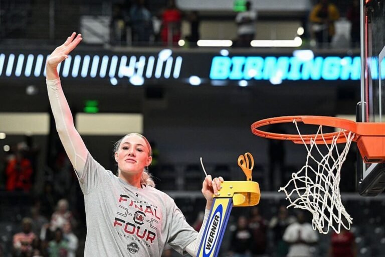 Getting the ball in the hands of Chloe Kitts was the key to the return of South Carolina to Final Four