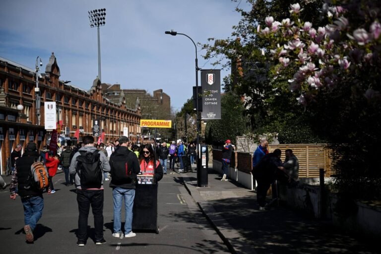 Funfairs, River Walks and Hugh Grant – Welcome to Fulham (Gone)