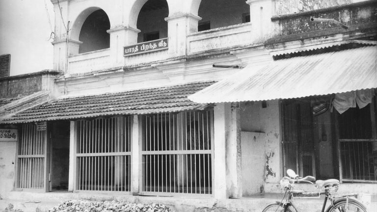 The roof of Subramaniya Bharathi’s memorial in Ettaiyapuram will collapse
