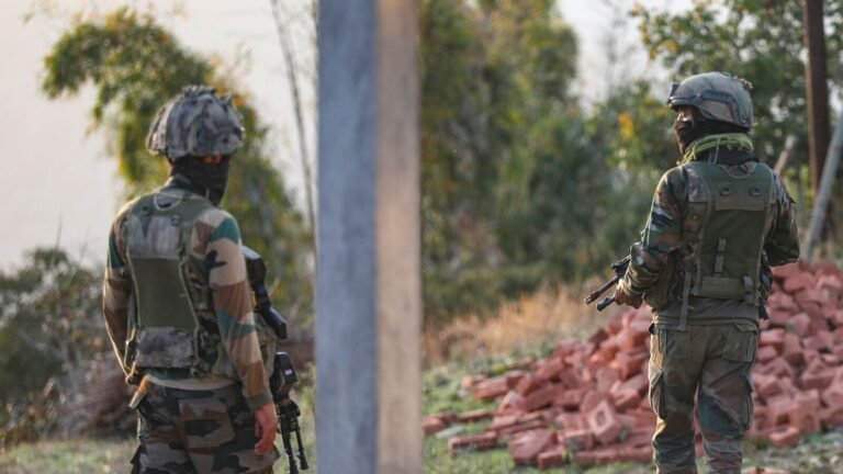 Jammu & Kashmir Meeting: 3 police officers, 2 terrorists killing in a wild battle for weapons in Kathhua | Tech Word News