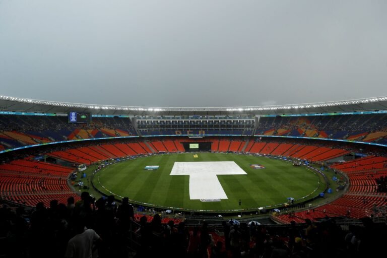 How to buy tickets for IPL 2025 games?