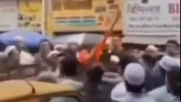 Clash explodes over religious singing in Mumbai