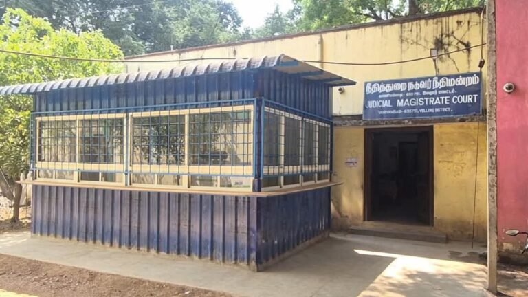 Attorneys begin the vague boycott of the courts in the vaniyambadi and demand a new court