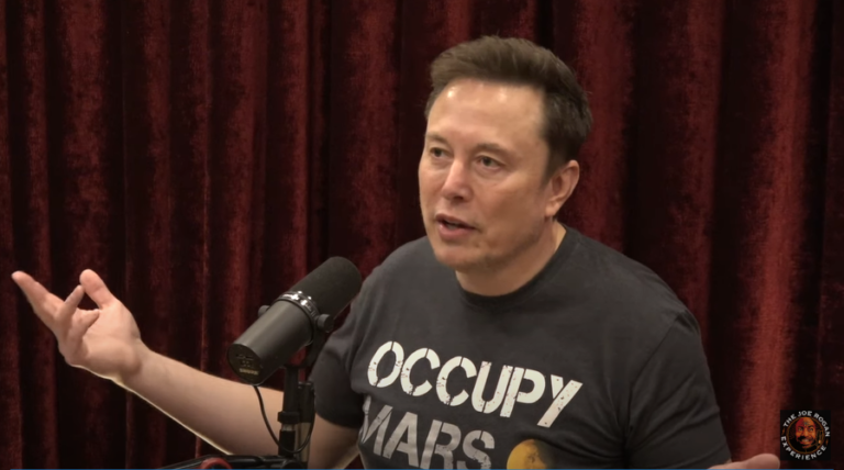 Elon Musk says SpaceX will go to Mars at the end of next year