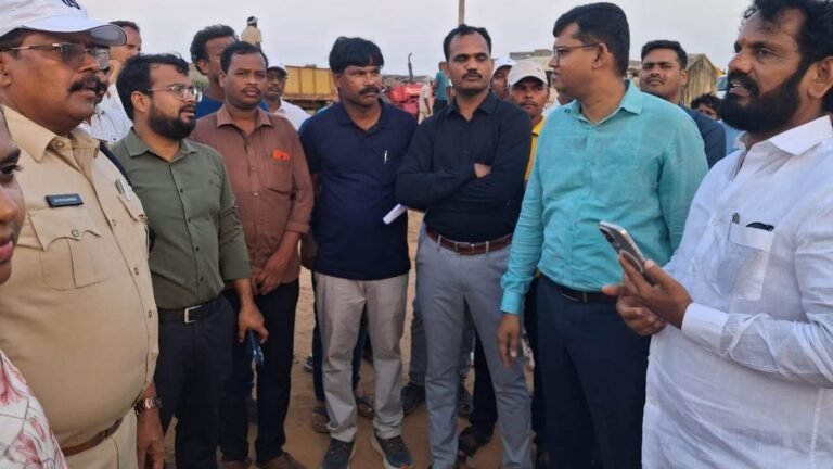 Fishing families expect more incentives from the main Minister Andr Pradesh during their tour to the Srikakulam District 26 April