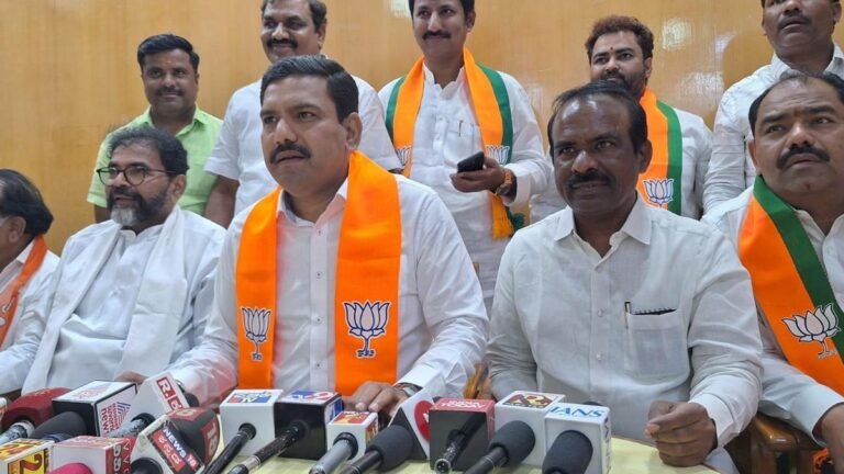 Caste Census: Who is Siddaramaiaha trying to fulfill justice? Asks Vijayendra
