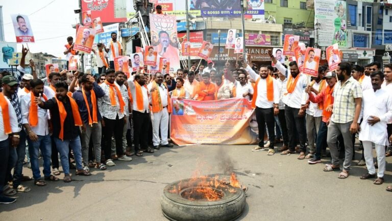 Yatnal Hindu activists demand the abolition of its expulsion order