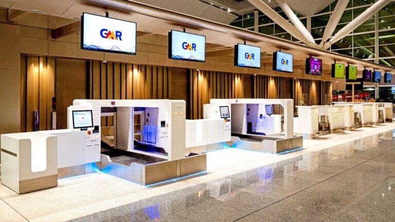 Terminal 1 Airport in Delhi is reopened by a modern look; Passengers encourage smooth, spacious and without crowd. The news today