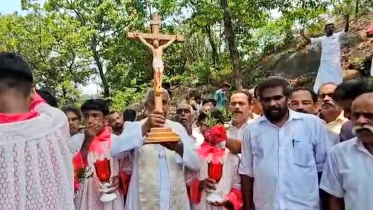 The Church pulls out the path of the cross parade where the cross was removed in Thommankthuh