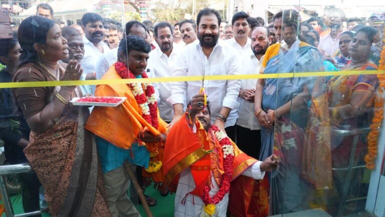 Five air -conditioned bus shelters re -opened in Nellore
