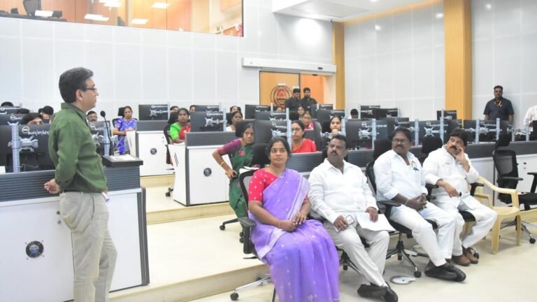 VMC team of corporators attends Bengaluru, study development projects