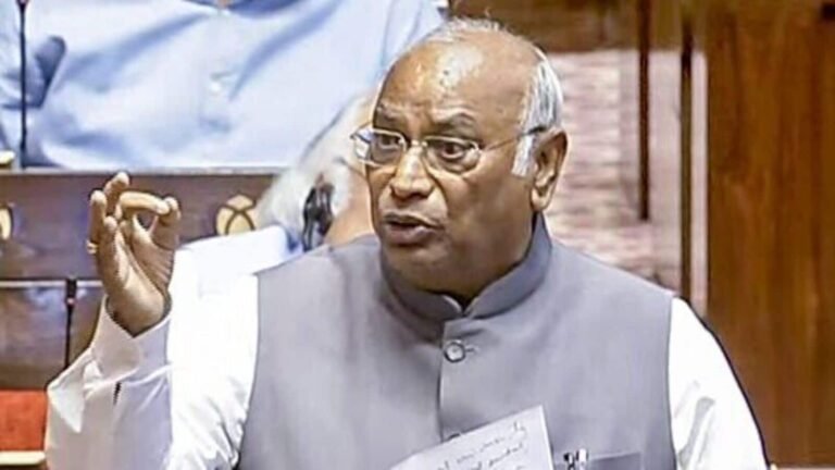 ‘Humara Customer Phas Gaya’: On Trump Tariffs, Congress’ Mallikarjun Kharge jokes on PM modi | The news today