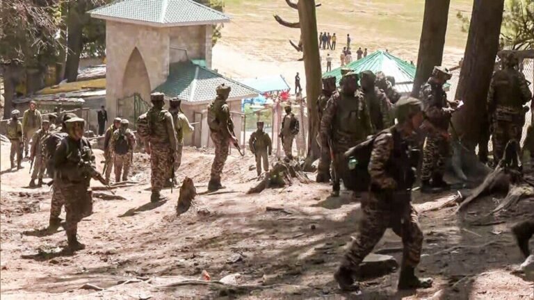PAHALGAM ATTACK: “Simply Bacche Ko Kuch Mat Karna,” begins a panically affected woman, a confusing army for terrorists | Watch | The news today