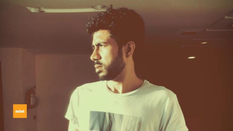 Abhishek upmanyu “supports” the Pakistani insult to India, faces on Twitter, “When you betray your own country …” | The news today