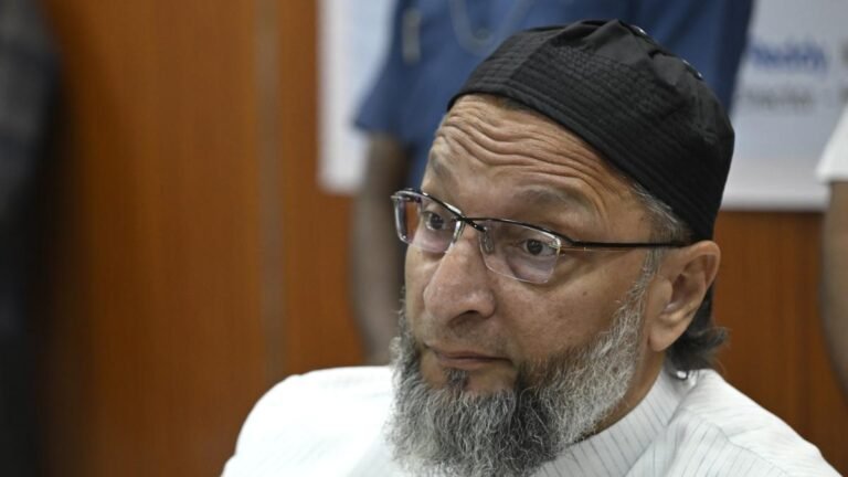 Assaduddin Owaisi condemns the terrorist attack of Pahalgam, expresses solidarity by victims