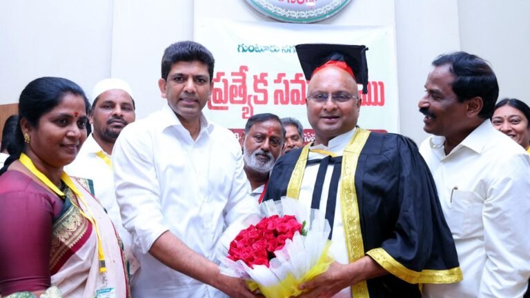 Kovelamudi Ravindra elected the mayor of Guntur