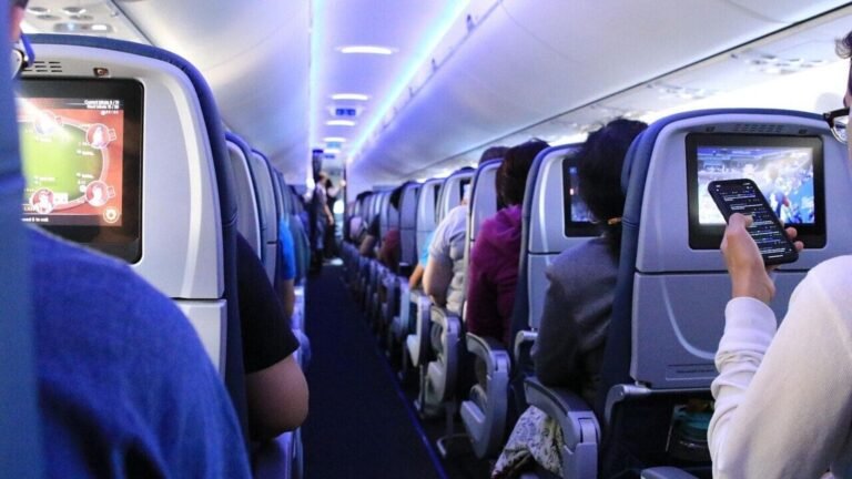 He never flies again: panic of passengers, because the new video reveals the “dirty” secrets of the airlines, flights seen shocking neygienic | The news today