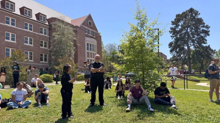 Panic on Florida State University: Active Shooter invites evacuation, 4 hospitalized; FBI officials on campus The news today