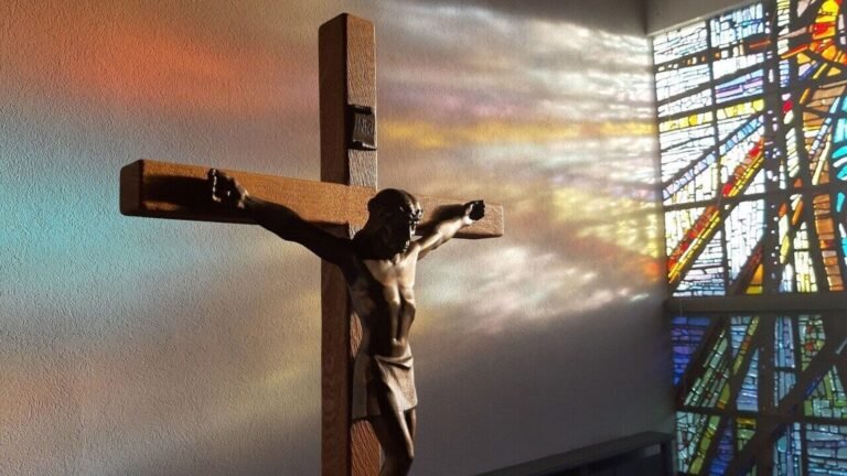 Good Friday 2025: See 20 messages, citations and biblical verses that you can share with family and friends The news today