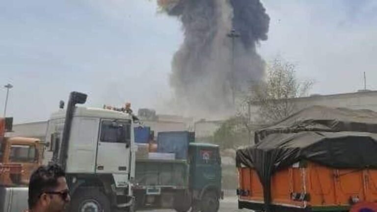 Massive explosion of strikes Port City of Bandar Abbas in Iran, more than 200 injured Watch | The news today