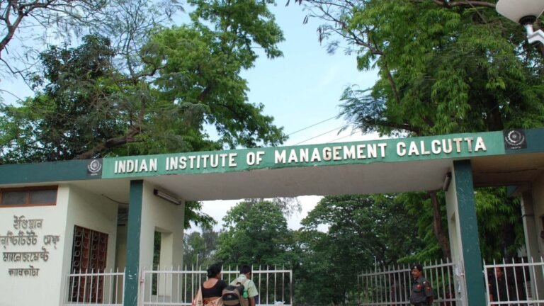 “After all, he holds the weight?” £ 3.5 Lakh iIM scholarship tweet Sparks Debate – is it merit or privilege? | The news today