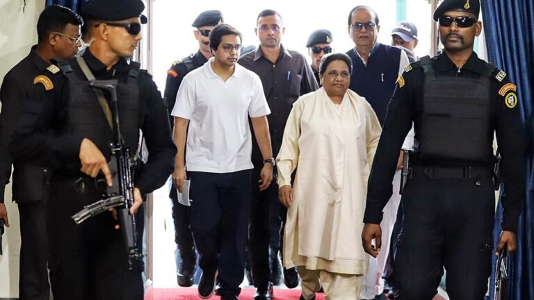 Mayawati Readmits nephew Akash to BSP after he releases a public apology