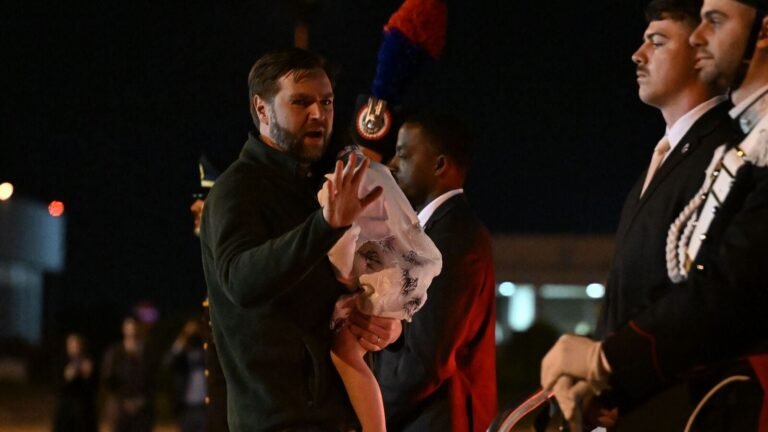 The American VP JD Vance today comes for the first visit to India. Meeting PM Modi, Agra, Jaipur Trips – Check the entire itinerary here | The news today