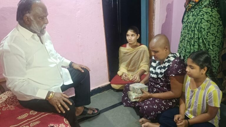The triple Mla Jagga Reddy is expanding by 10 lakh to the victim widow for cancer