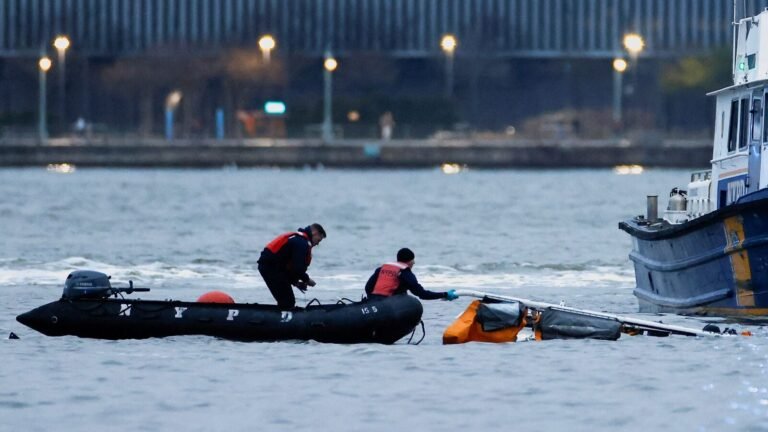 NYC’S CHOPPER CURSE: Another helicopter plunges into Hudson and kills a 6-view of helicopter accidents in the past | The news today