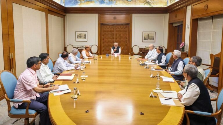 PM Modi discusses the hillgam terrorist attack with the best security committee; Interior Minister Amit Shah meets injuries in Anantnag | The news today