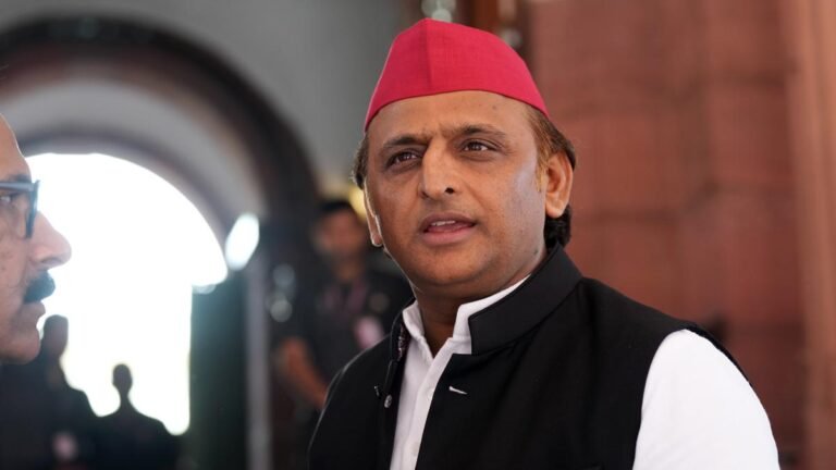 Akhilesh Yadav asks the center to delay the interference with the states of states