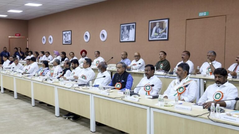 Siddaramaiah, Shivakumar will take part in AICC sitting in Ahmedabad