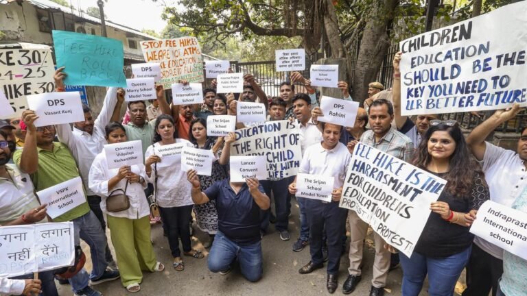 Delhi Cabinet approves the draft law on regulation of fee in the government, private schools