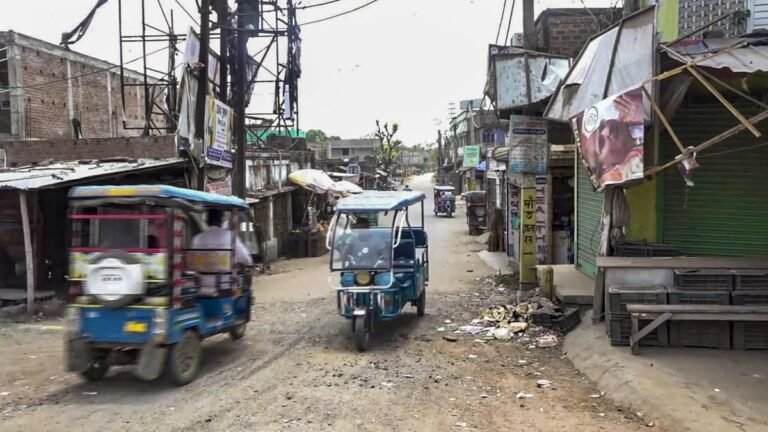 Migrants from Murshidabad in Perumbavoor Watch Beware of Violence at home