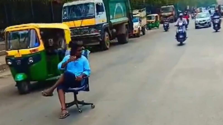 Viral Video: Bengaluru Man sits in the middle of a busy road and calmly sips tea. It happened to him today’s news