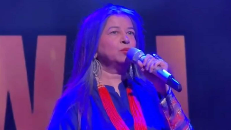Viral Video: Rekha Bhardwaj processes flip flops at a concert with ‘Grace’; Netizens say it’s a “legend for some reason” The news today